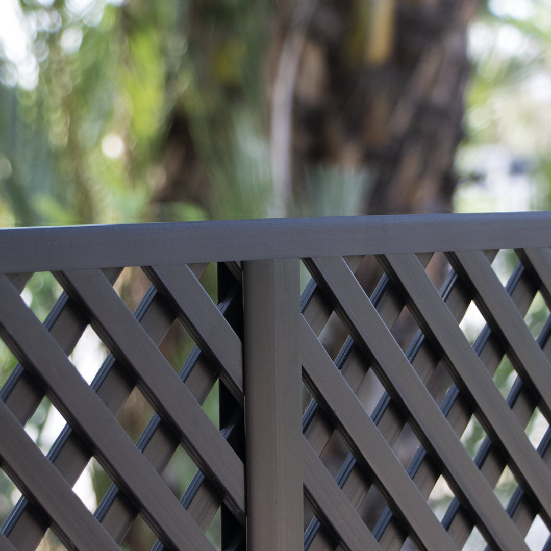 PERFIL REMATE PLASTICO U 2.12 M. NEGRO