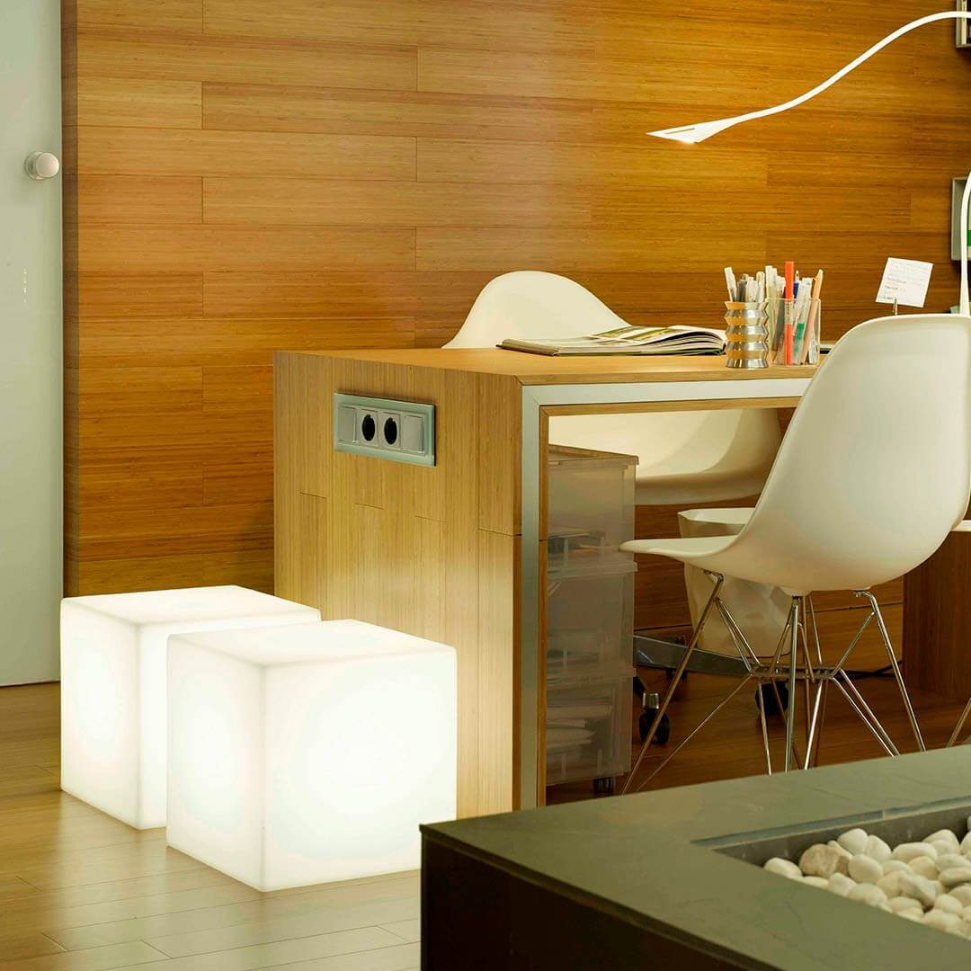 CUBO LED LUMINOSO CON CABLE CUBY 32 32X32X32 CM