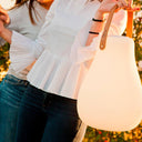 LAMPARA PORTATIL CON ALTAVOZ A BATERIA KURBY PLAY Ø28X37 CM