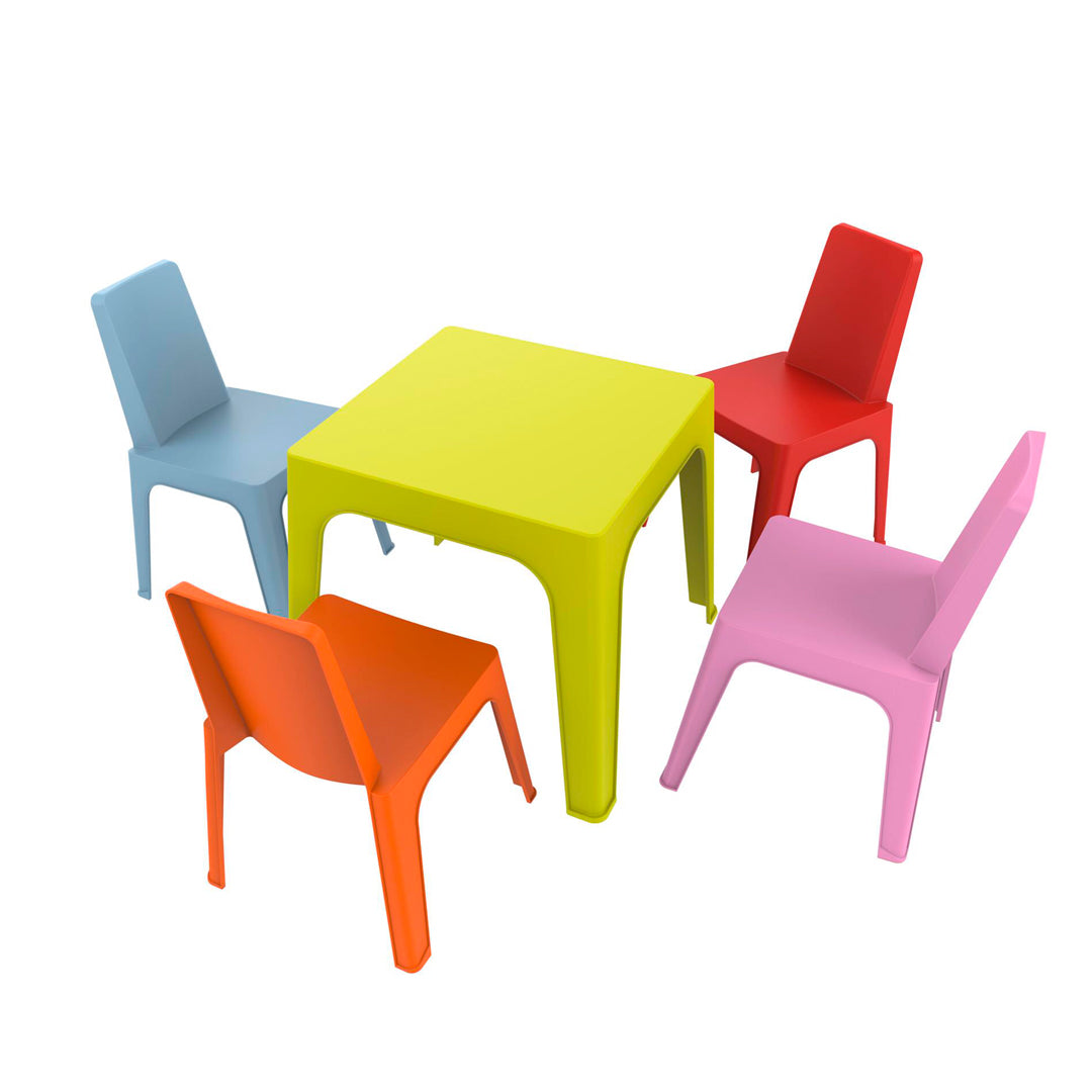 Conjunto Infantil Julieta con mesa verde lima y 4 sillas multicolor para niños.